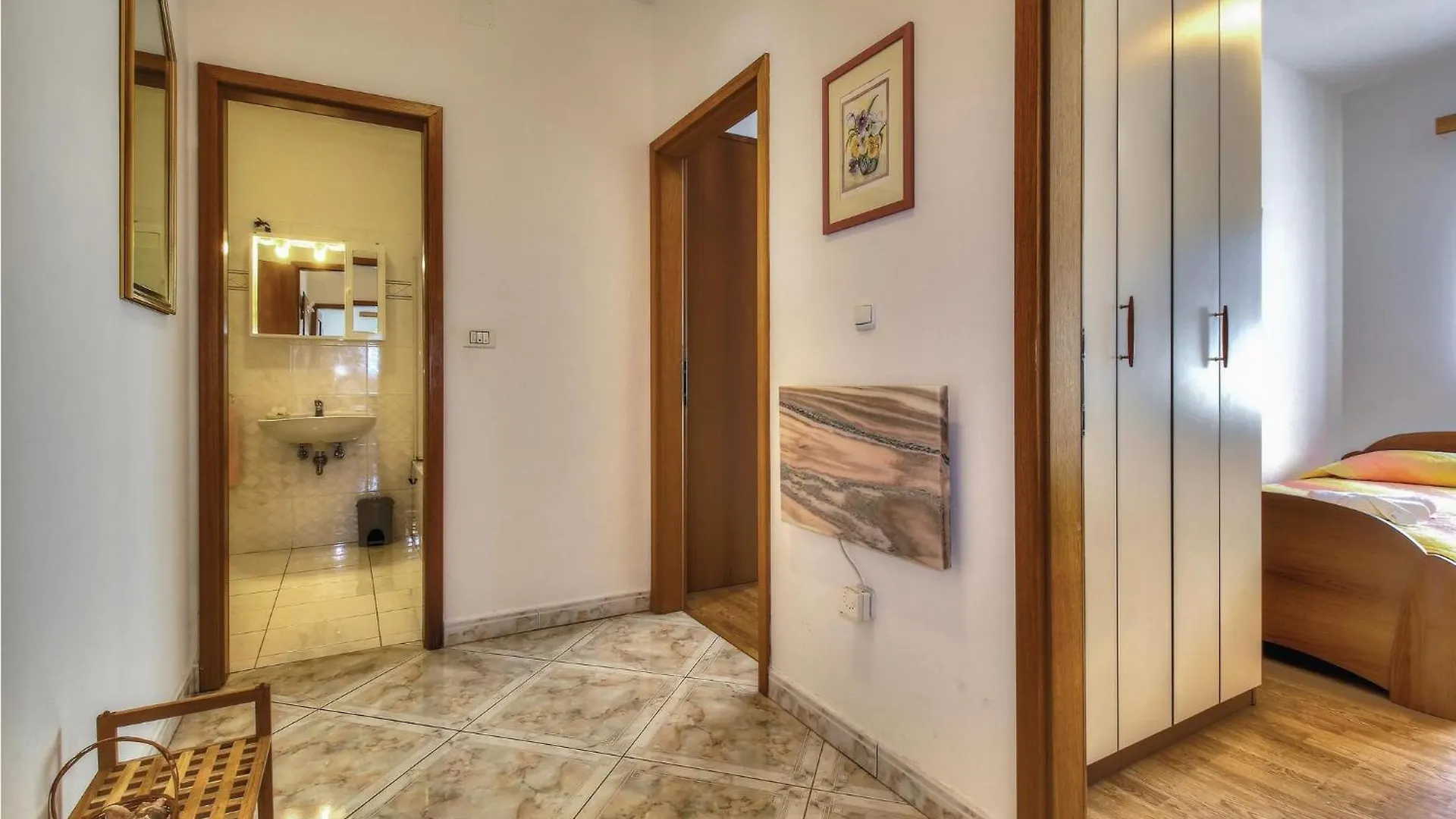 Cozy Apartment In Zambratija With Kitchen
